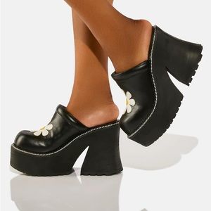 DELIAS FLOWER PLATFORM CLOG